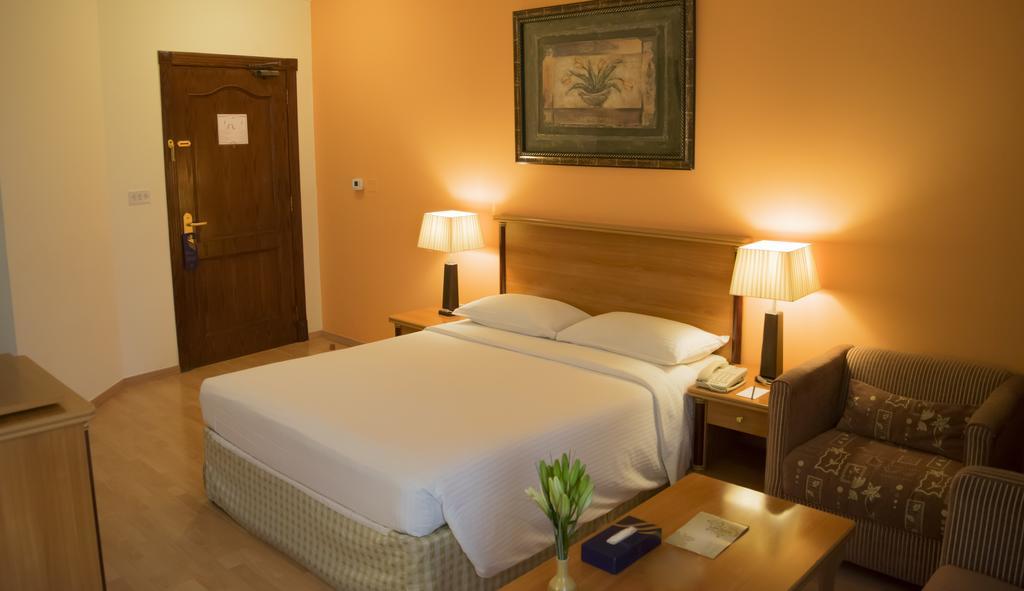 Le Royal Express Salmiya Hotell Exteriör bild